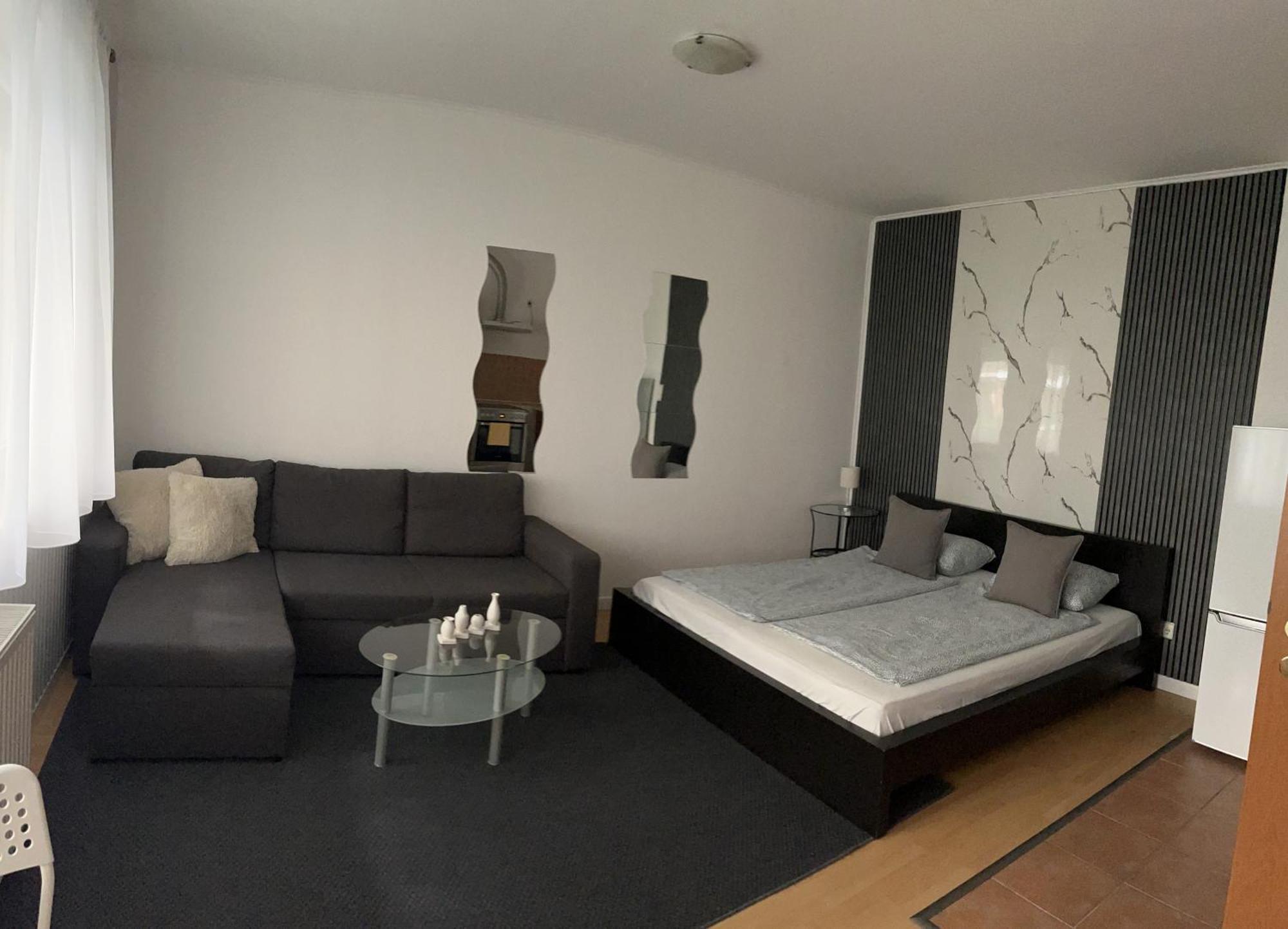 Downtown Rose Garden Apartments Whit Garage Opcional Budapest Esterno foto